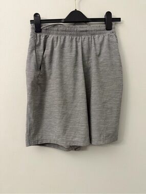 Lululemon Pace Breaker Short *Linerless 9" size Small A029